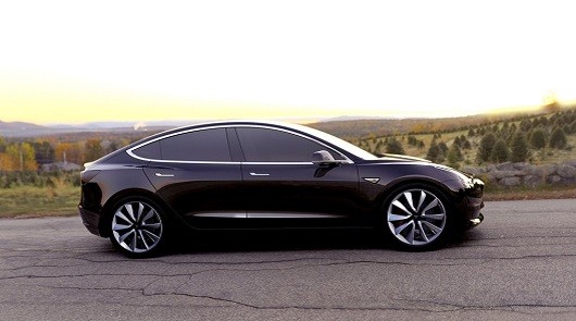 Tesla Model 3 уже собрала более 250 тыс. предзаказов