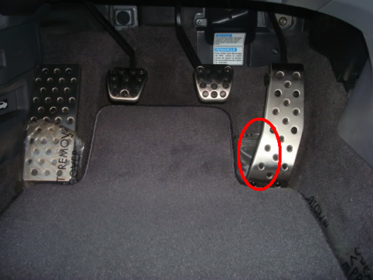 What is the difference between the floor and hanging gas pedal? Photos and  review!