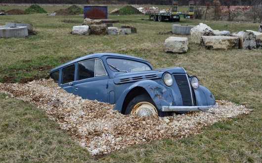 The beauty of the rusting bodies: pictures of car abandoned