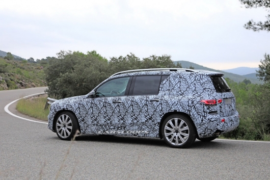 Why the new model 2020 Mercedes-Benz GLB is very far from 