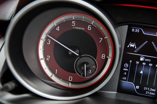 The principle of operation of the limiter of revolutions of the engine and their types: explained in simple words