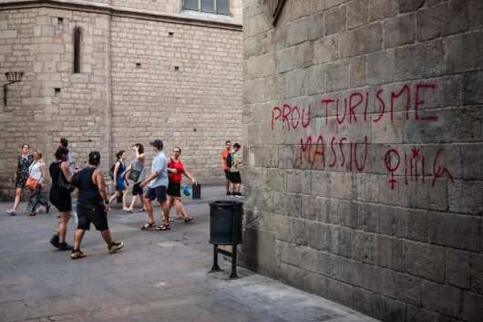 Tourists kill the story: 16 number of places in the world, the originality of which we've lost forever
