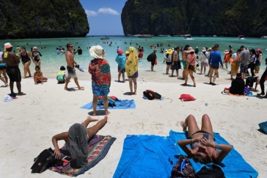 Tourists kill the story: 16 number of places in the world, the originality of which we've lost forever