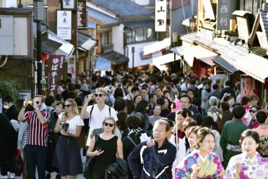 Tourists kill the story: 16 number of places in the world, the originality of which we've lost forever