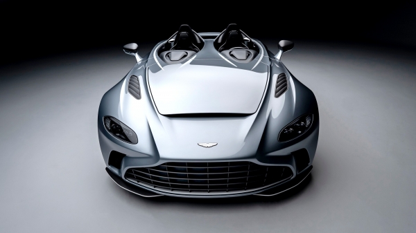Aston Martin V12 Speedster: road fighter without the windscreen