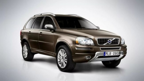 Volvo plans to show two new crossover
