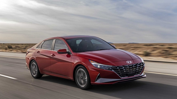 Hyundai showed the updated Elantra: new look, more technology