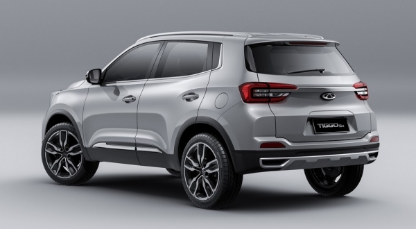 SUV Chery Tiggo 4 updated a second time: now in the style of older Tiggo 7