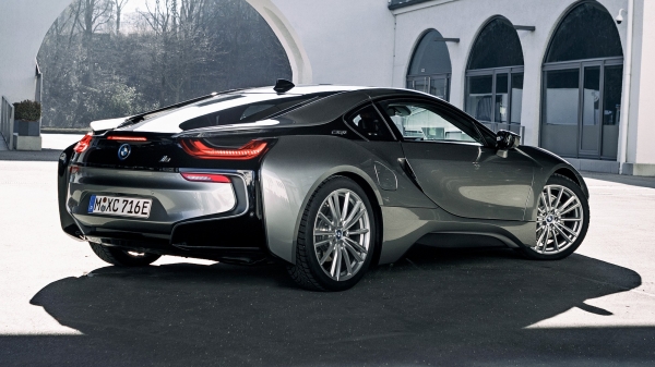 Time in Museum: BMW says goodbye to the hybrid sports car i8