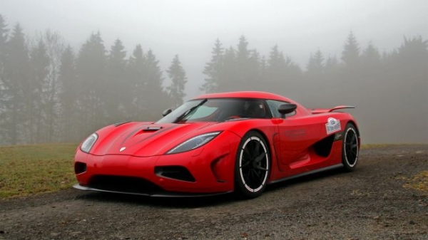 Koenigsegg made the 1,700-strong family hypercar