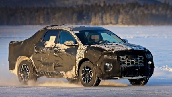 Pickup Hyundai Santa Cruz in serial body again caught fotosporno during testing