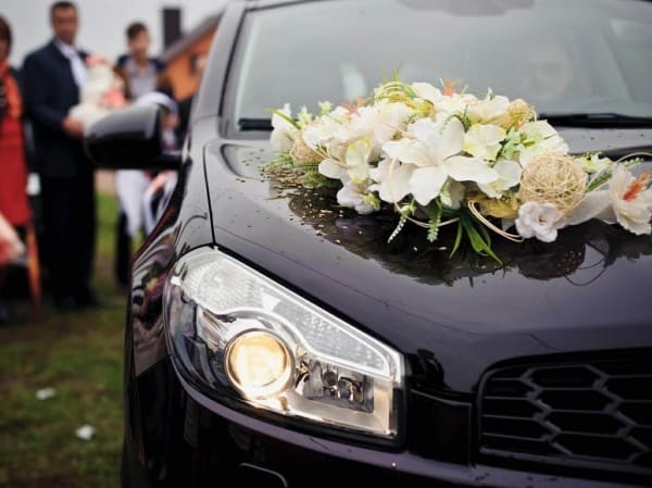 Mercedes, Bentley or even Land Cruiser? Choosing a car for a wedding with Elite Car