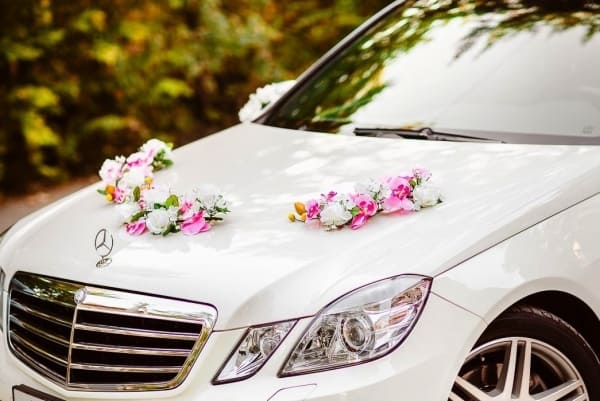 Mercedes, Bentley or even Land Cruiser? Choosing a car for a wedding with Elite Car