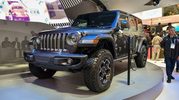 The acclaimed premiere Bronco haunts: Jeep has published videotizer with a hybrid Wrangler