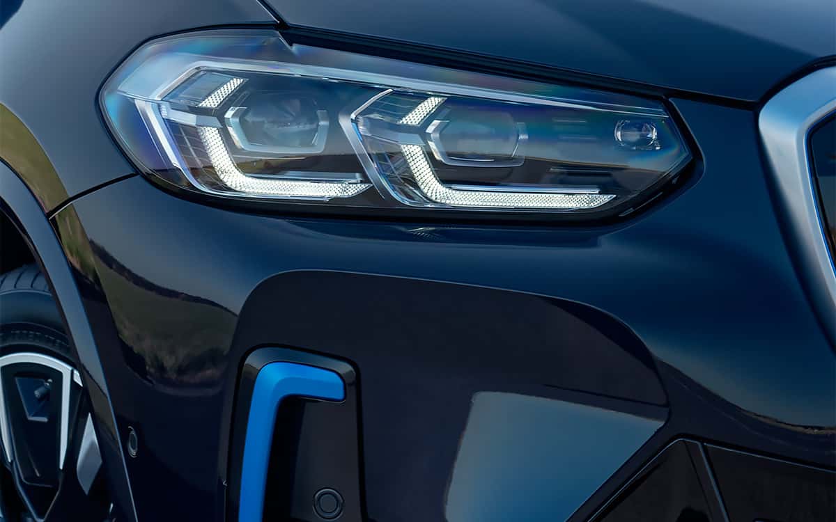 BMW introduced the updated crossover iX3