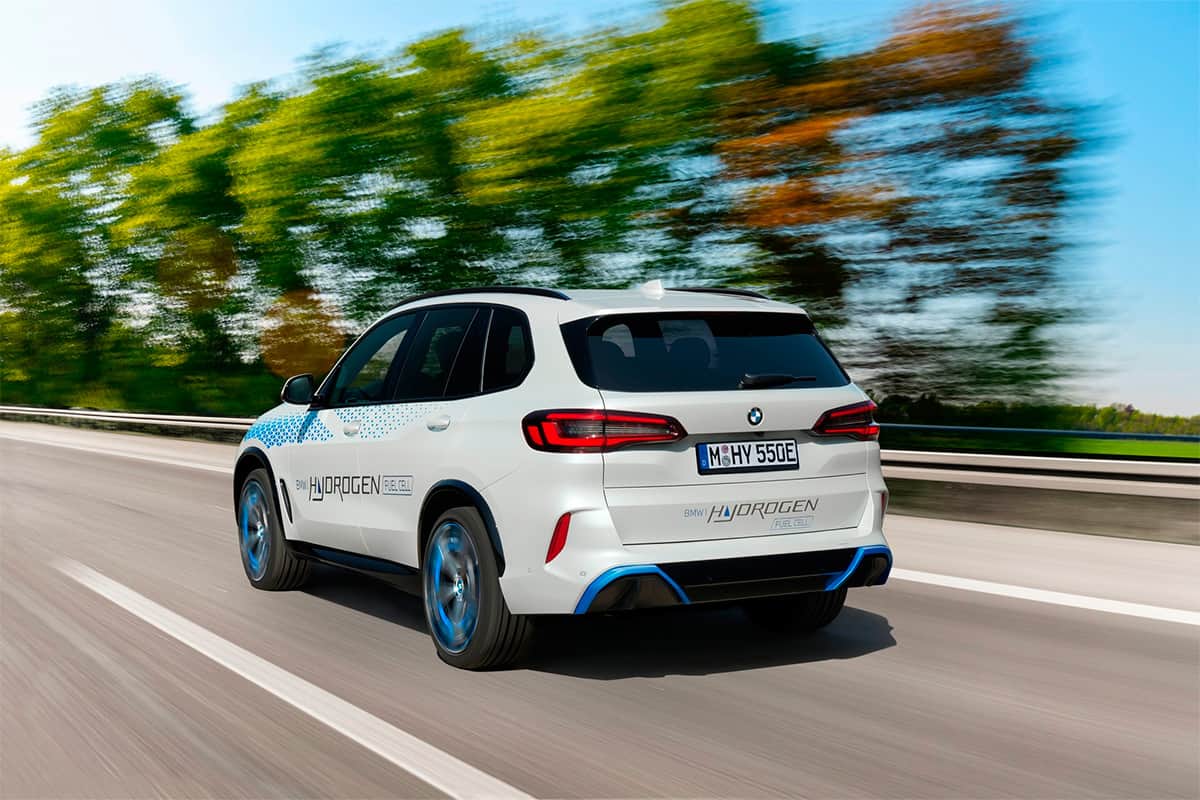 BMW will present X5 crossover with 274-horsepower hydrogen engine in Munic