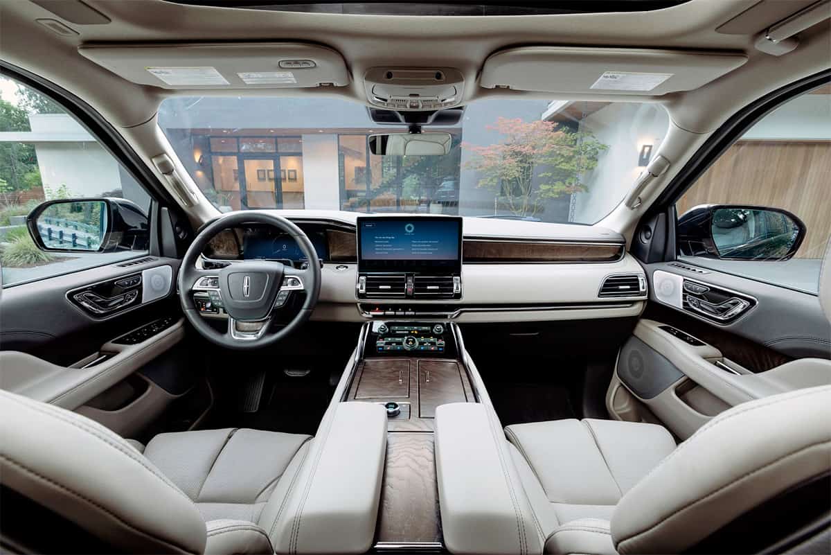 The updated SUV Lincoln Navigator received an autopilot