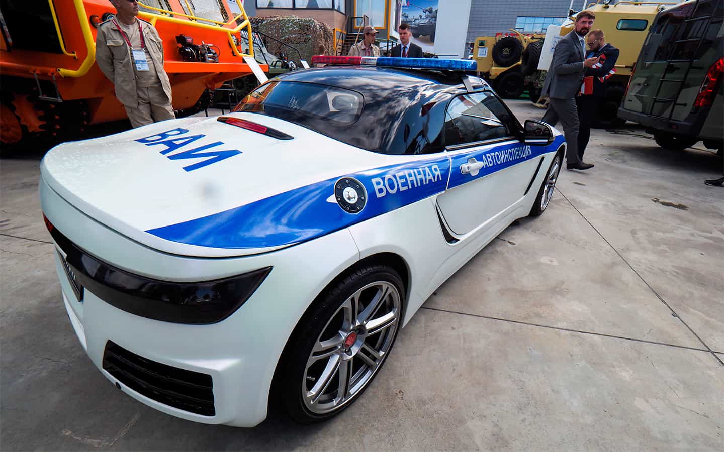 A high-speed roadster for the police has been created in Russia. Photo