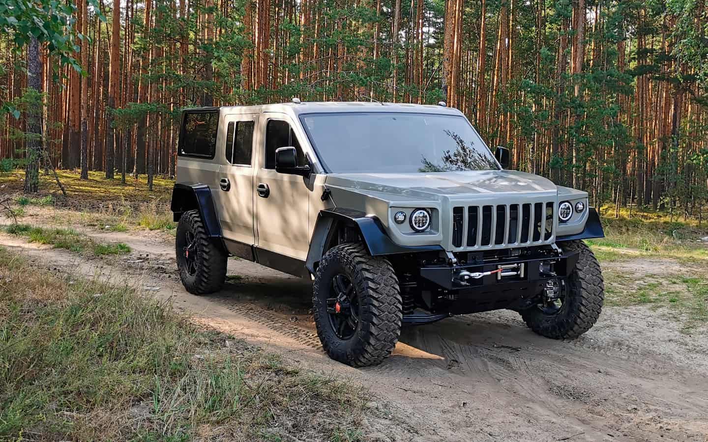 Russia has developed a large SUV "Strela" based on the "Gazelle"