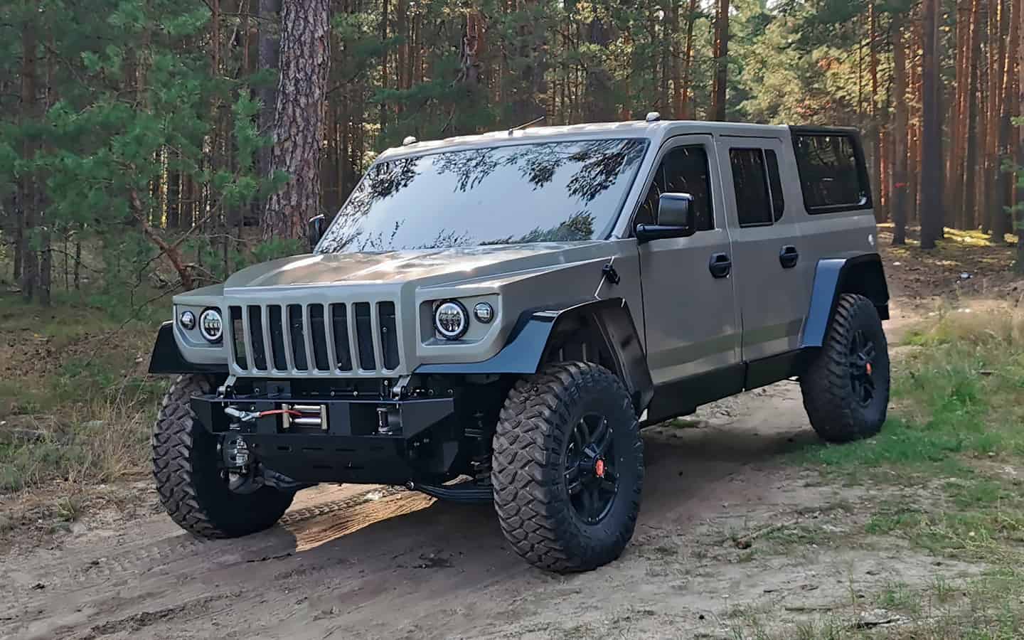 Russia has developed a large SUV "Strela" based on the "Gazelle"