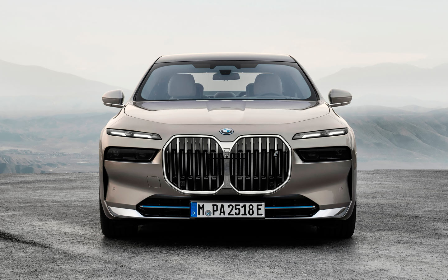 BMW unveils next-generation 7-Series flagship sedan