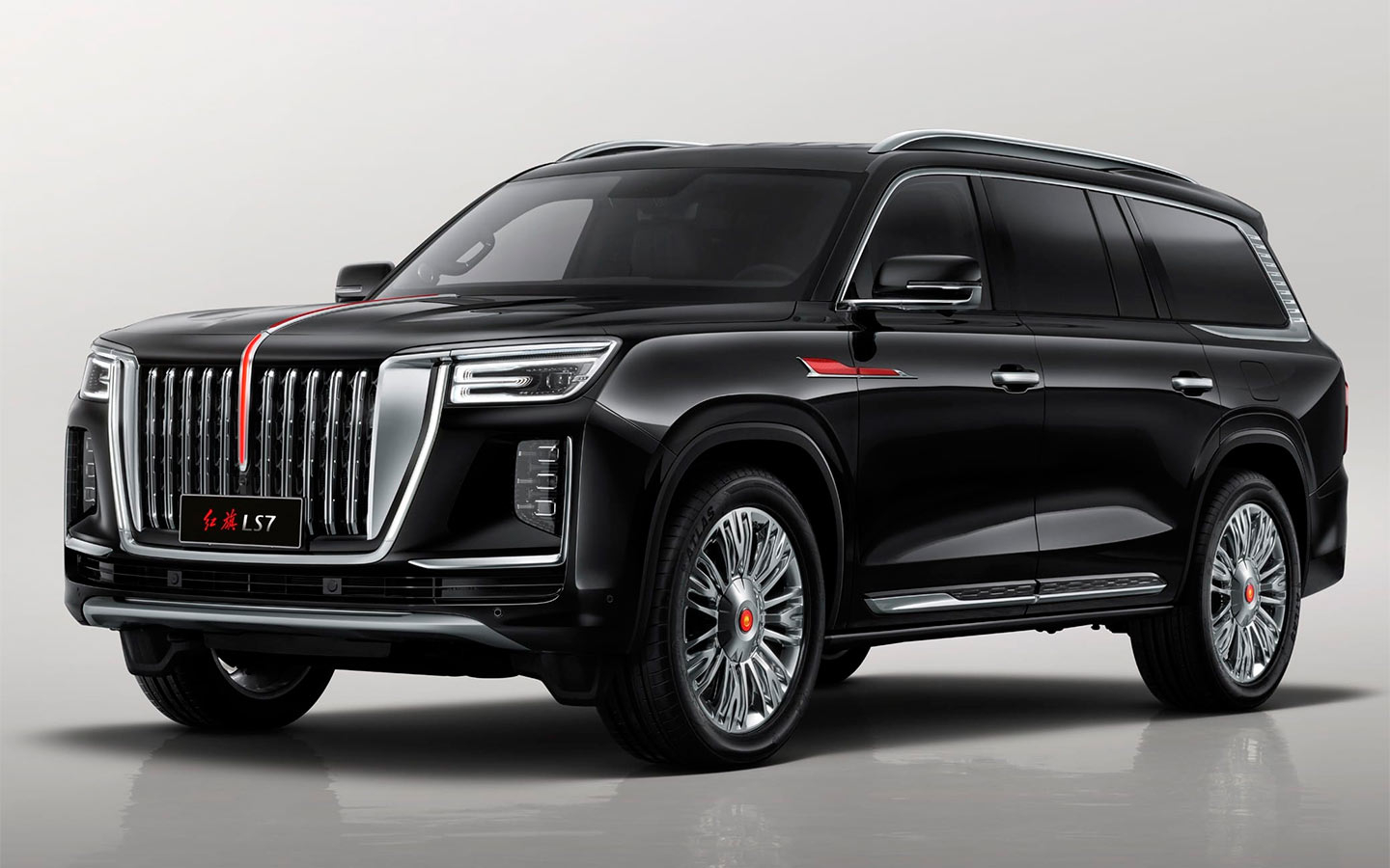 Chinese Hongqi has released a large SUV LS7 for the political elite