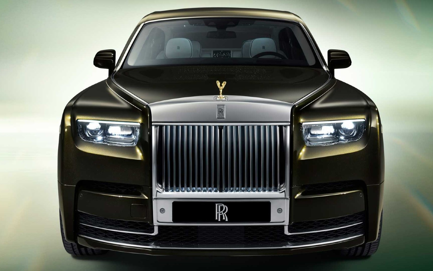 Rolls-Royce Phantom updated with design elements from the 1920s