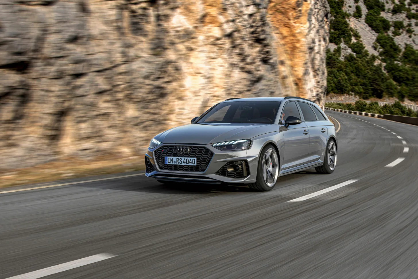 Audi RS 4 Avant and Audi RS 5 receive new exclusive packages