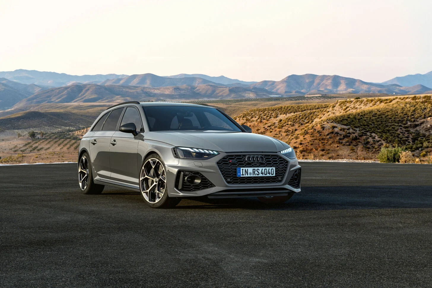 Audi RS 4 Avant and Audi RS 5 receive new exclusive packages