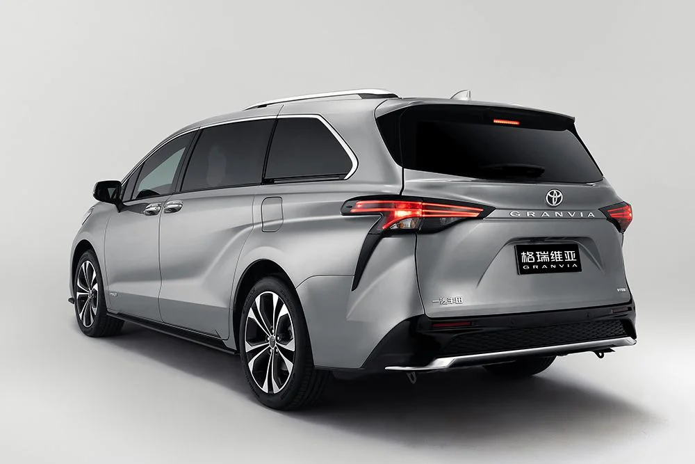 Toyota introduced the new minivan Granvia in China
