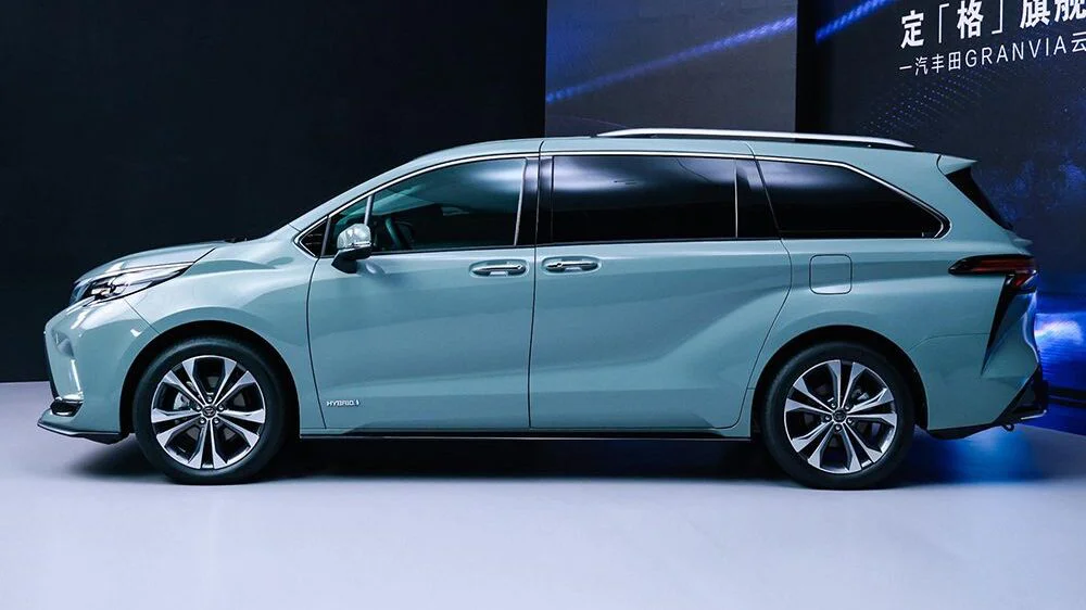 Toyota introduced the new minivan Granvia in China
